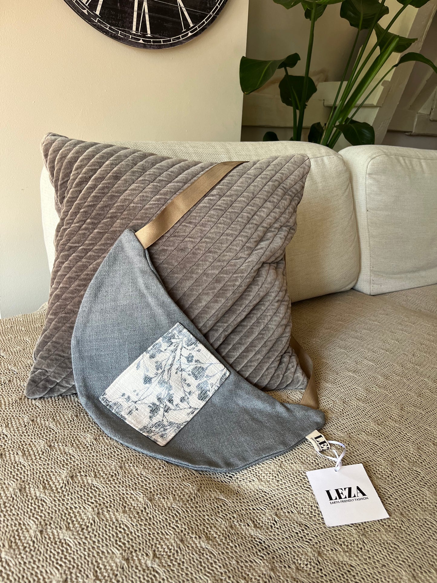 LEZA Moon Bag Flower