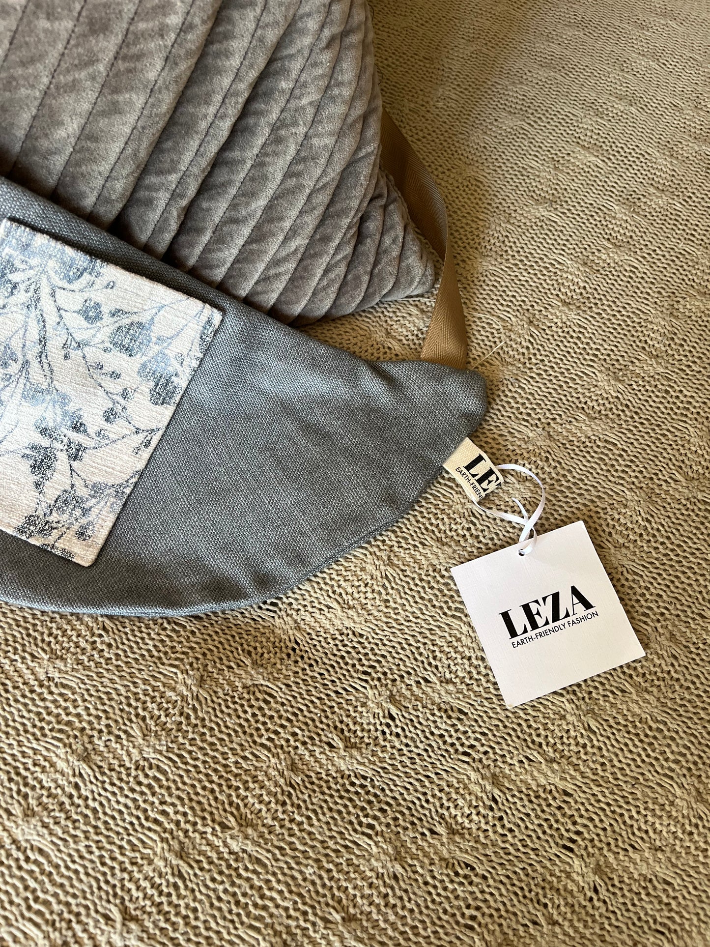 LEZA Moon Bag Flower