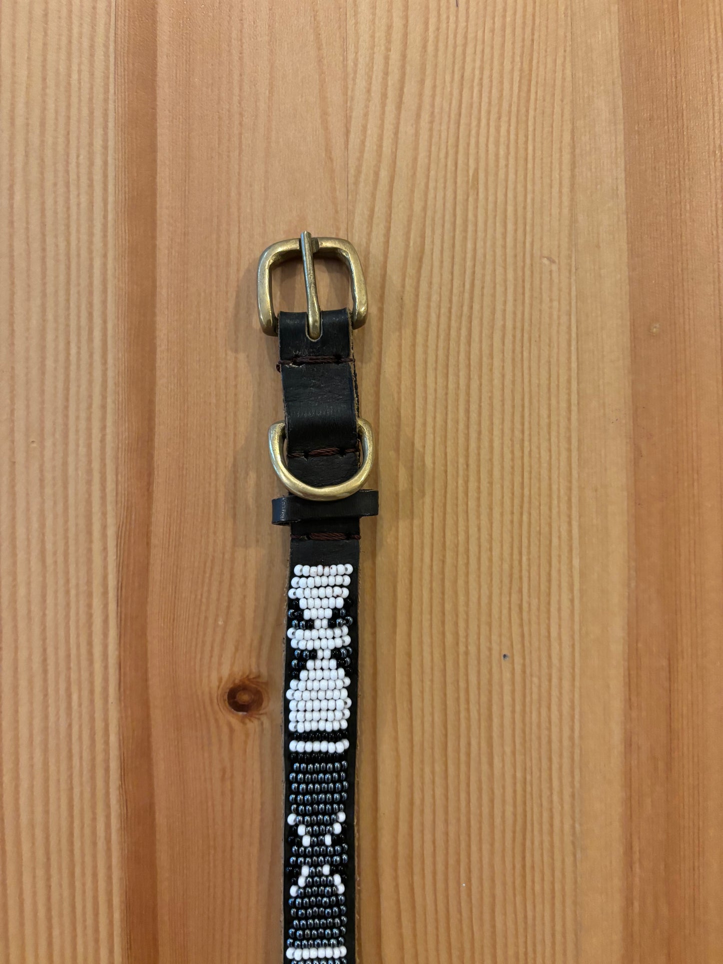BALOE Collar Black and White