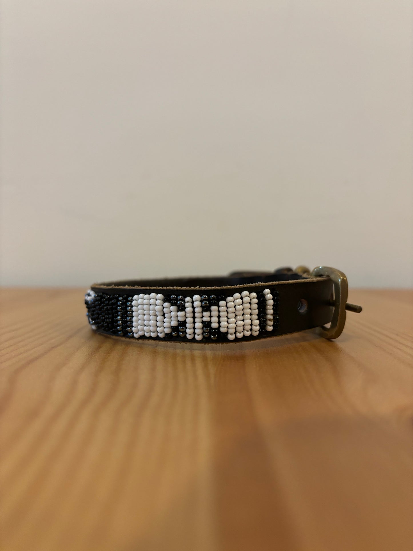 BALOE Collar Black and White